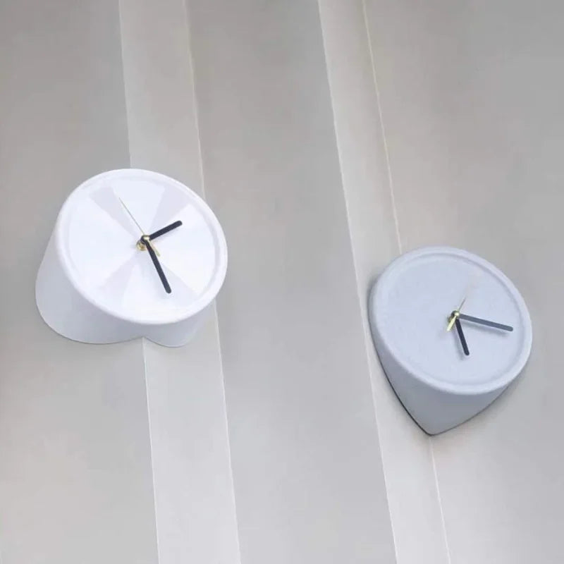 Inner Outer Corner Clock