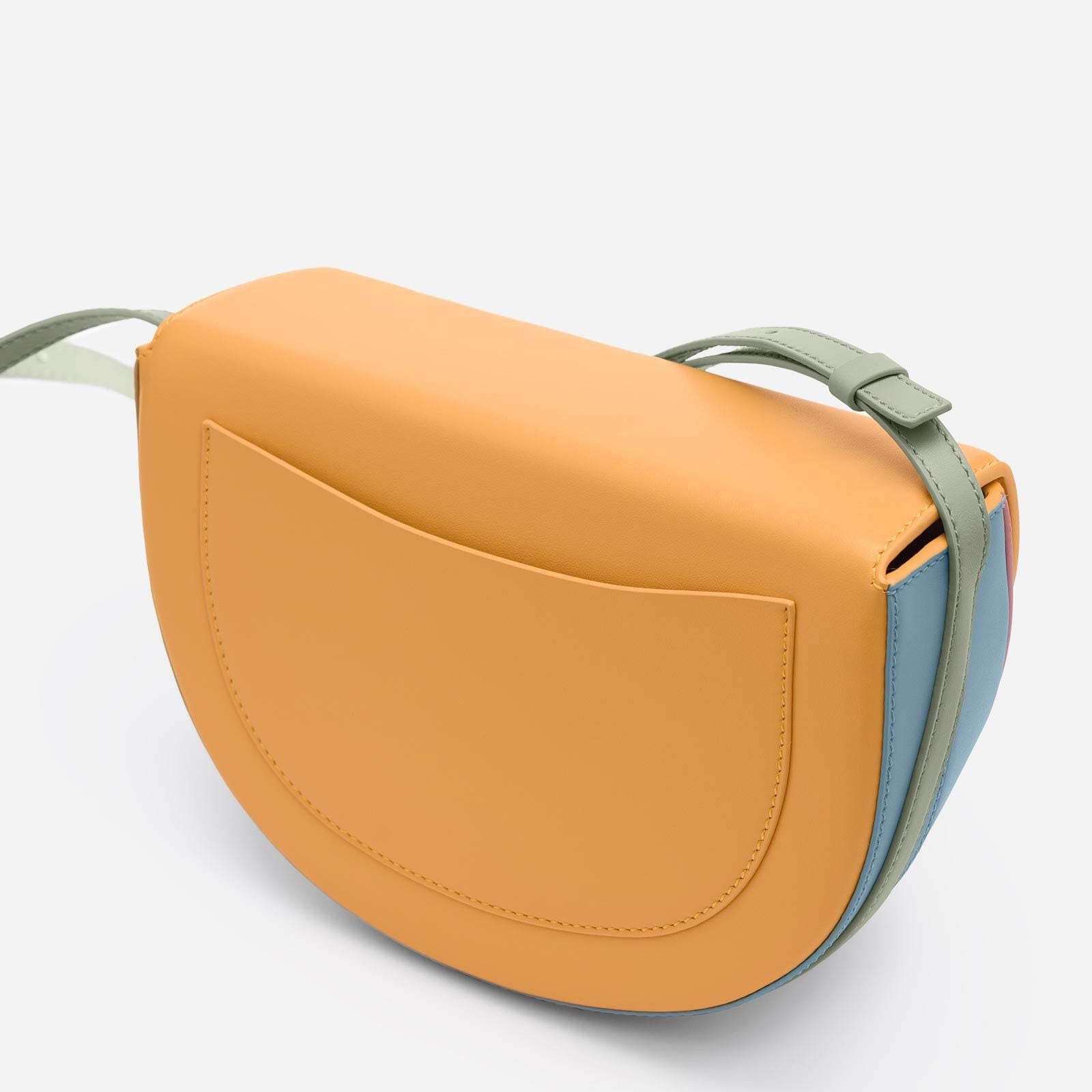 Wave Crossbody Saddle Bag - Caramel Koda Fashion & Decor